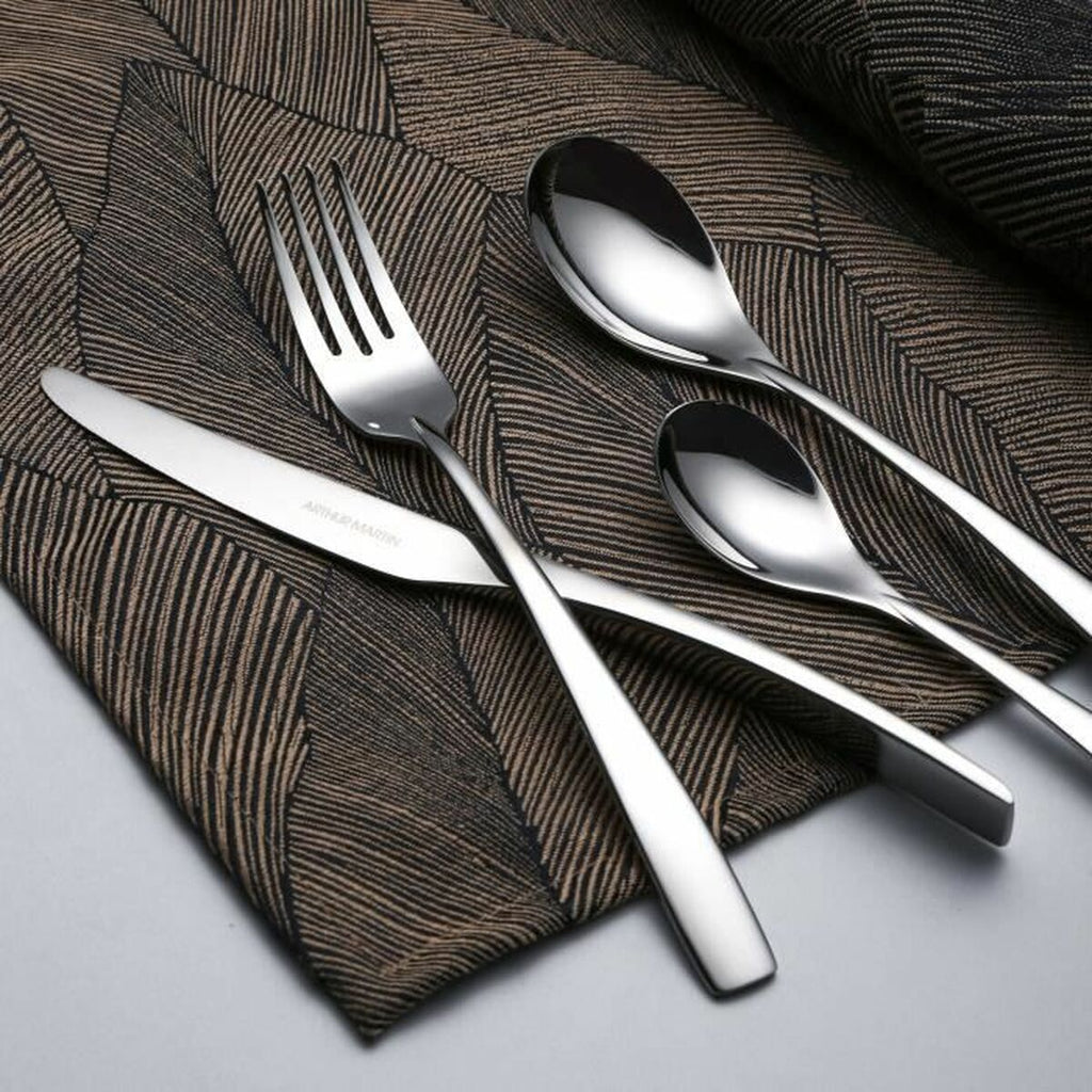 Besteckset Arthur Martin grau – Nahaufnahme, robuster Edelstahl
